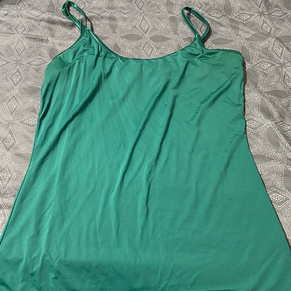 👗4/$20 - Smart Set layering tank - Picture 1 of 2